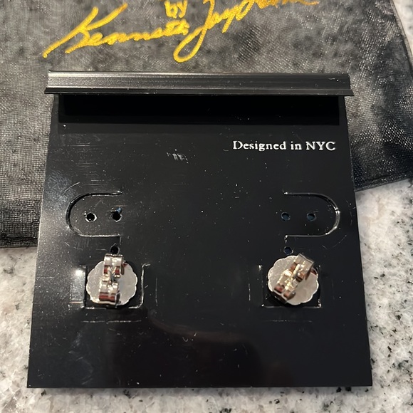 NEW CZ stud earrings - Picture 3 of 7